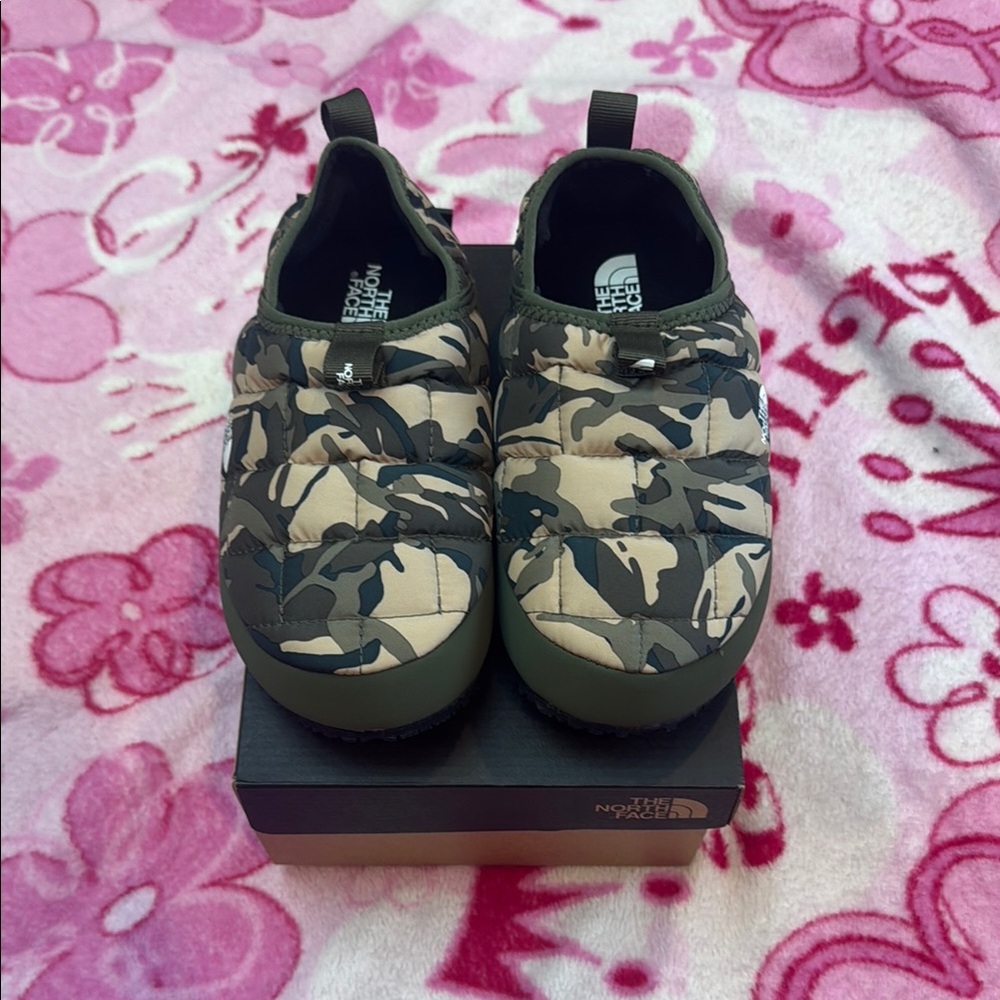 NorthFace Youth Thermoball Traction Mule Slippers - Size 2